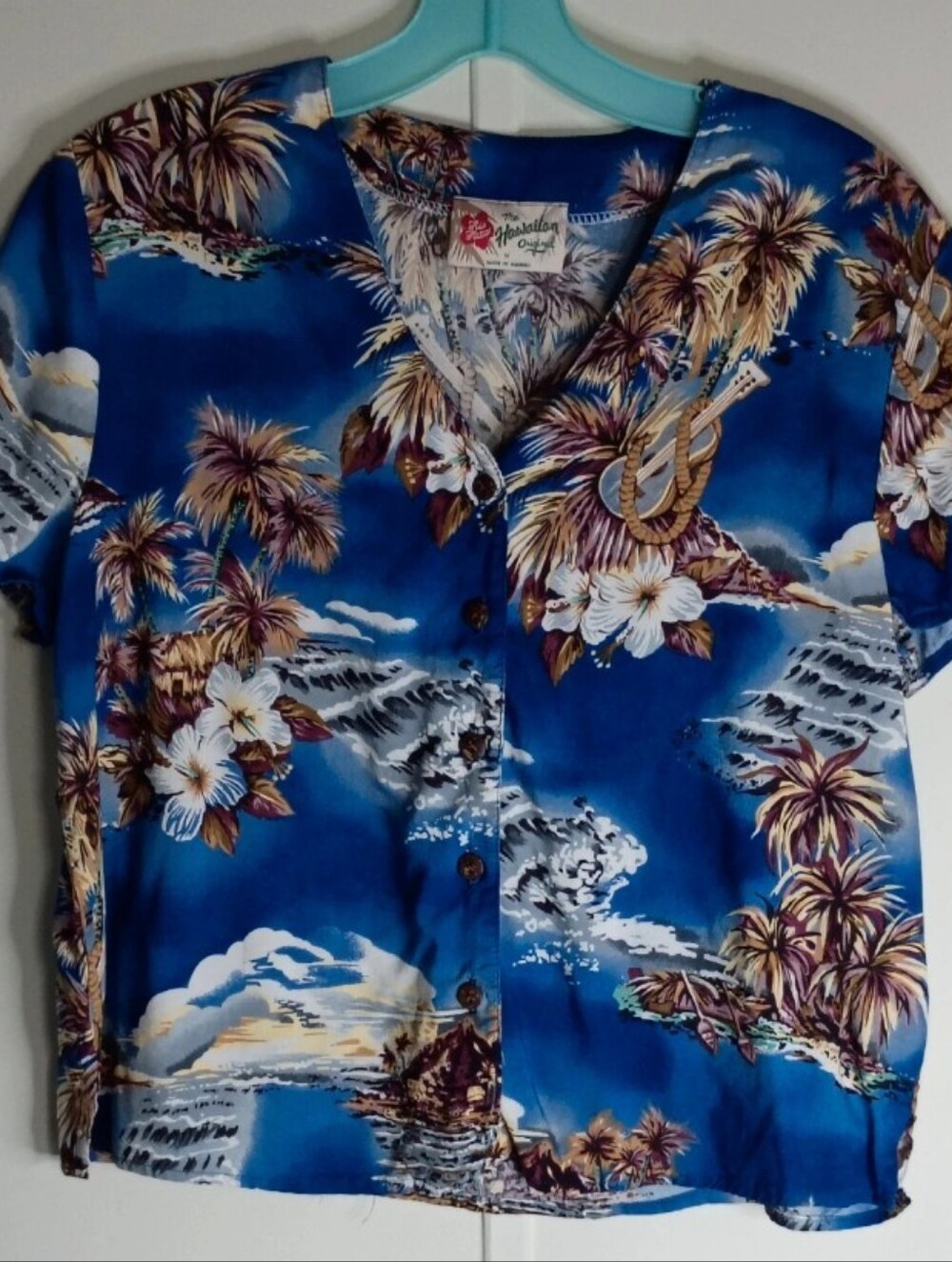 Hilo Hattie Women's Tropical Blue Button-Down Shirt